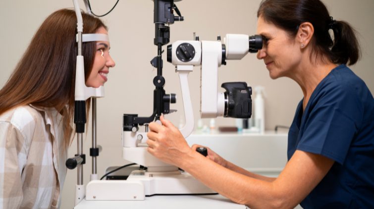 Dokter Spesialis Mata (Ophtalmology) Di RMCC Johor Malaysia